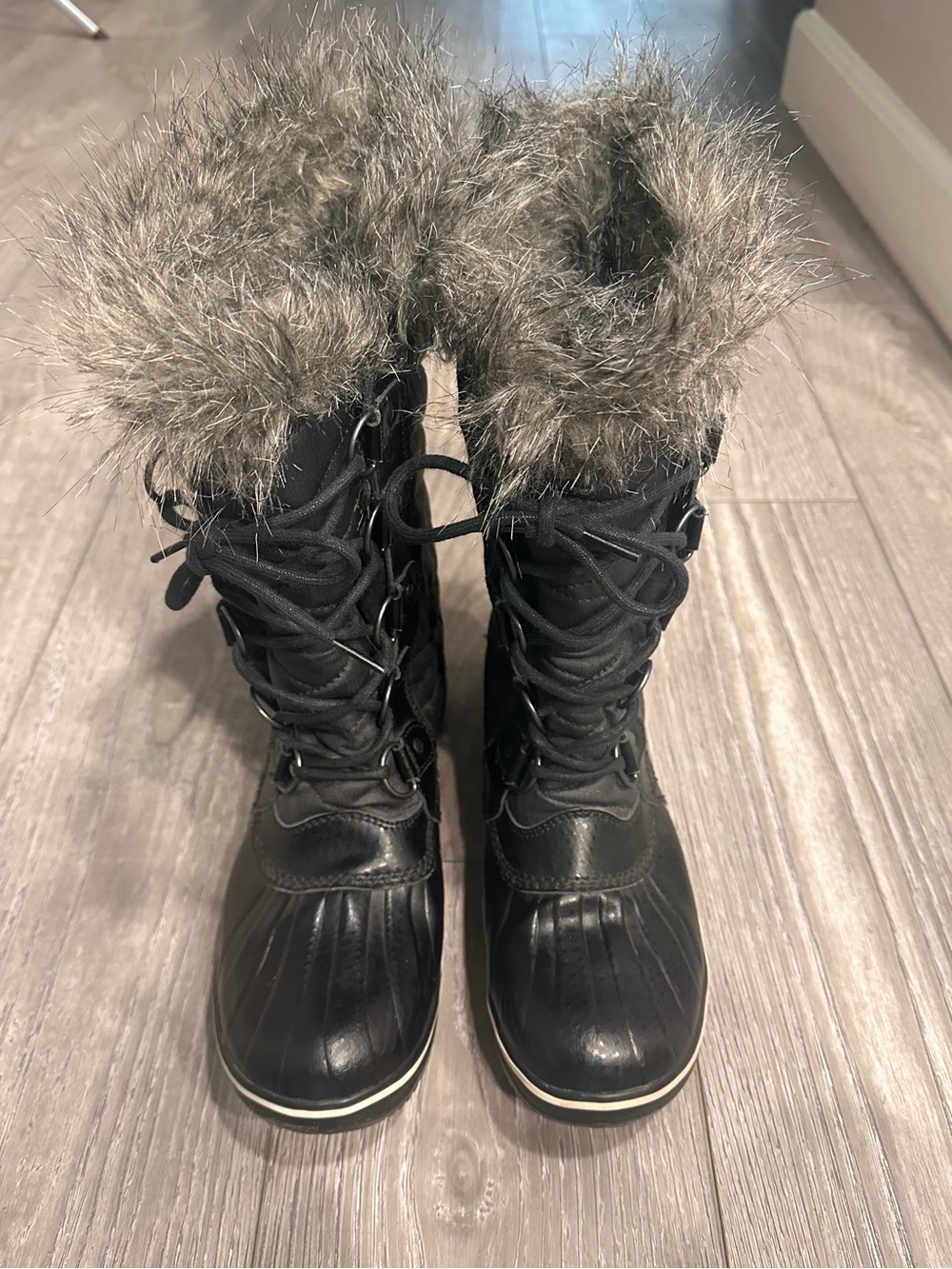 Sorel Black Faux-Fur Trim Waterproof Mountaincore Hiking Lace-Up Boots Size 9